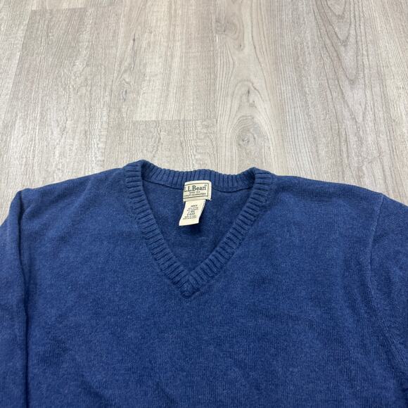 LL Bean Sweater Men's Large Blue Pullover Cashmere Blend Preppy V-Neck Office - Picture 3 of 7